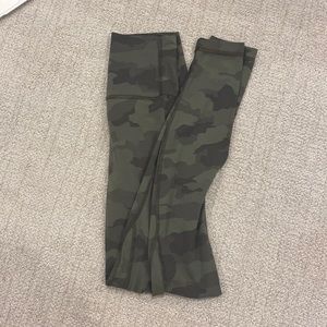 Size 2 Lululemon leggings, 28 inch
